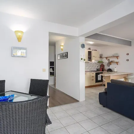 Fuer 5 Personen Ca 50 Qm In Njivice, Kvarner Bucht Krk - B52283 * Njivice