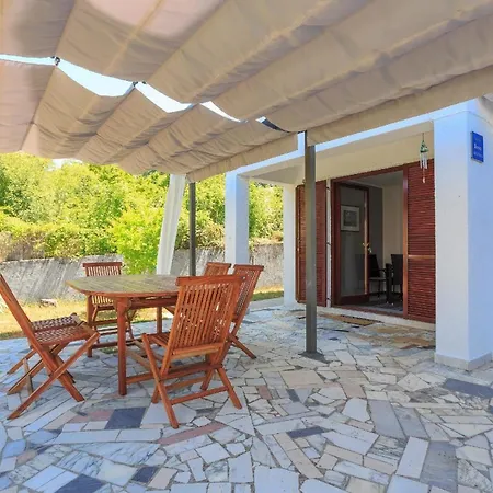 Fuer 5 Personen Ca 50 Qm In Njivice, Kvarner Bucht Krk - B52283 Apartment