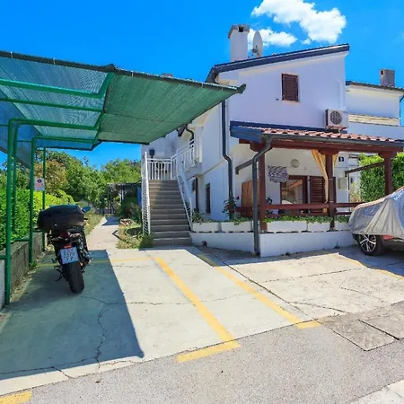 Fuer 5 Personen Ca 50 Qm In Njivice, Kvarner Bucht Krk - B52283 Apartment *