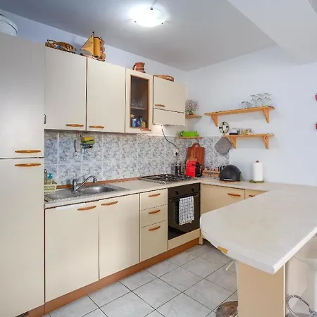 Fuer 5 Personen Ca 50 Qm In Njivice, Kvarner Bucht Krk - B52283 נייביצה
