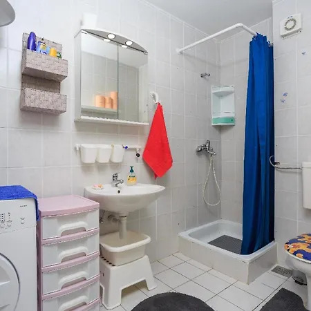 Fuer 5 Personen Ca 50 Qm In Njivice, Kvarner Bucht Krk - B52283 *